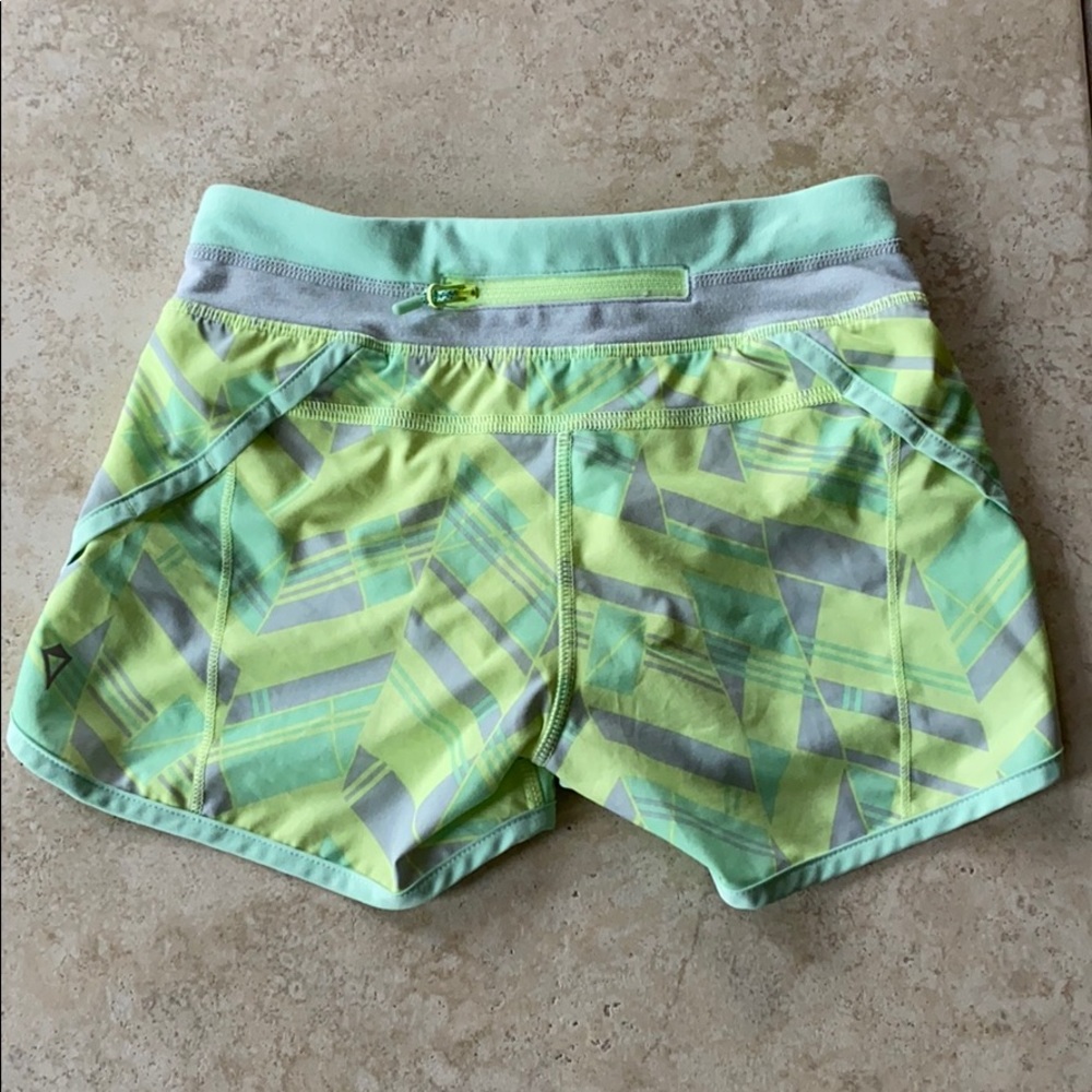 Ivivva ECU girl’s shorts size 8